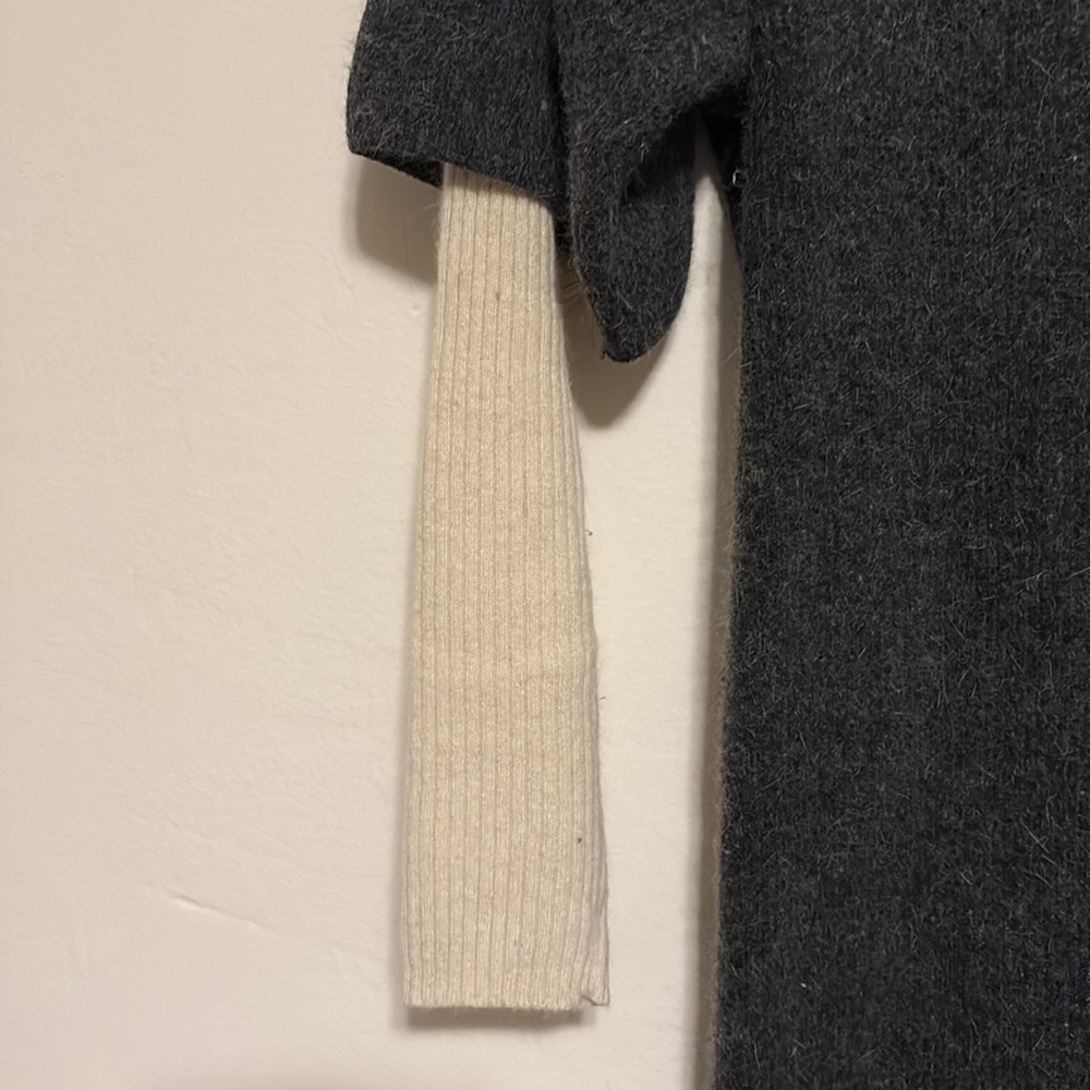 Stylish Gray and Cream Knit Dress - Picture 4 of 9